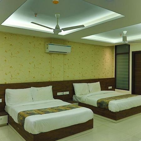 Hotel Golden Leaf Mohali Eksteriør bilde