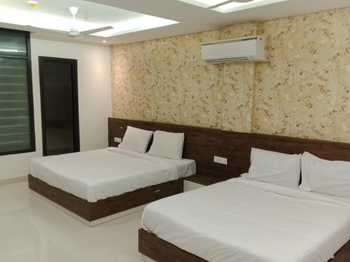 Hotel Golden Leaf Mohali Eksteriør bilde