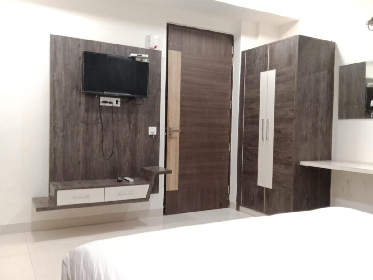 Hotel Golden Leaf Mohali Eksteriør bilde