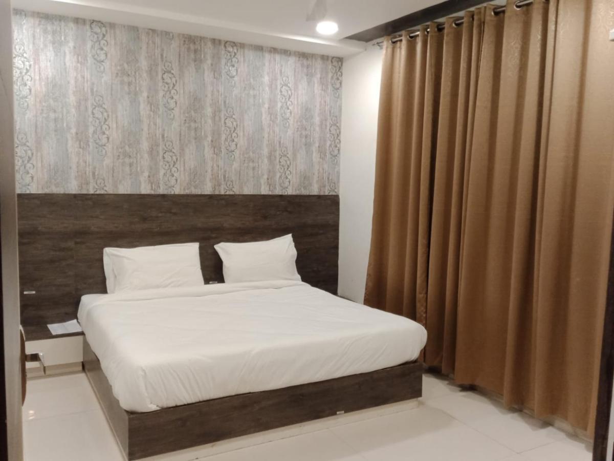 Hotel Golden Leaf Mohali Eksteriør bilde